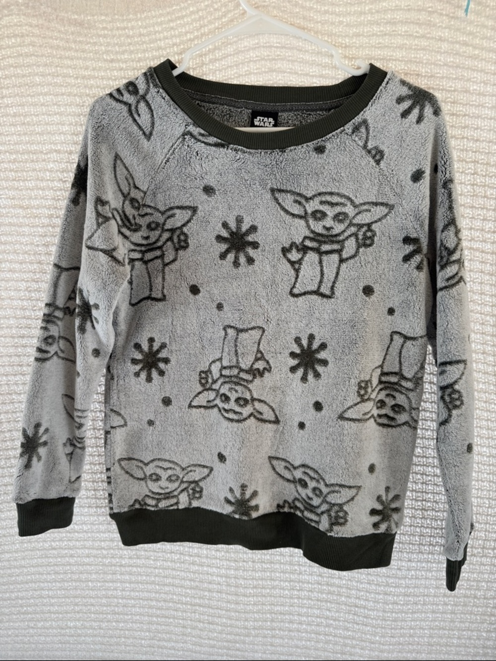 Star Wars Gray & dark green The Child (Grogu) Fleece Pullover